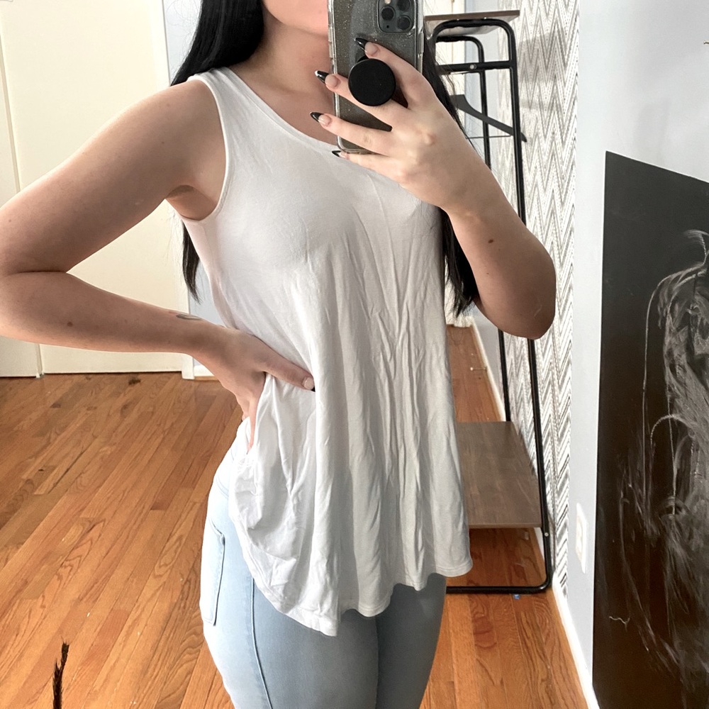 Old Navy flowy white tank
